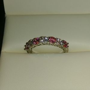 🔥Sold🔥Pink and white stimulant diamond eternal band.